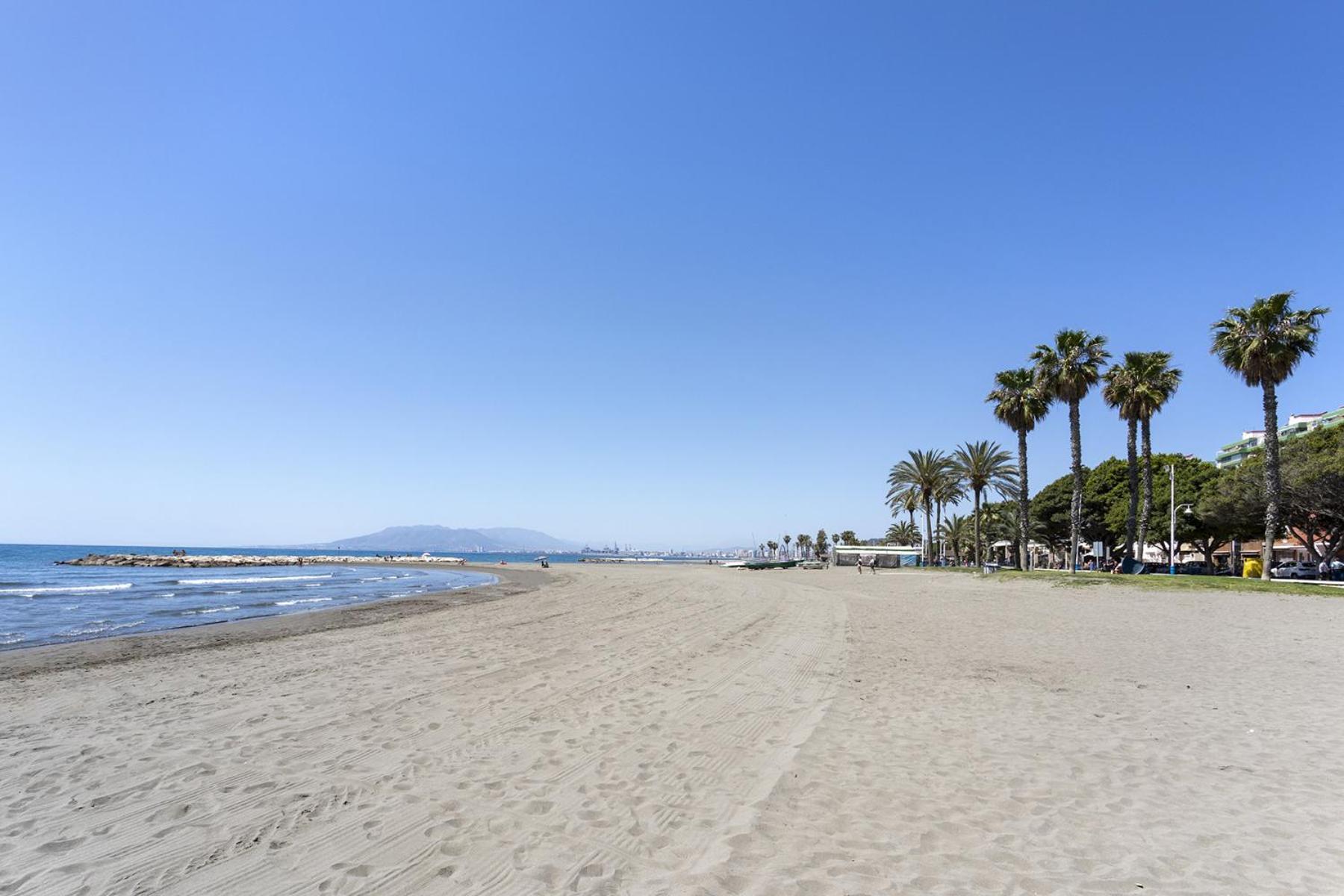 -Malagasunapts-El Palo Dream & Beach Bagian luar foto